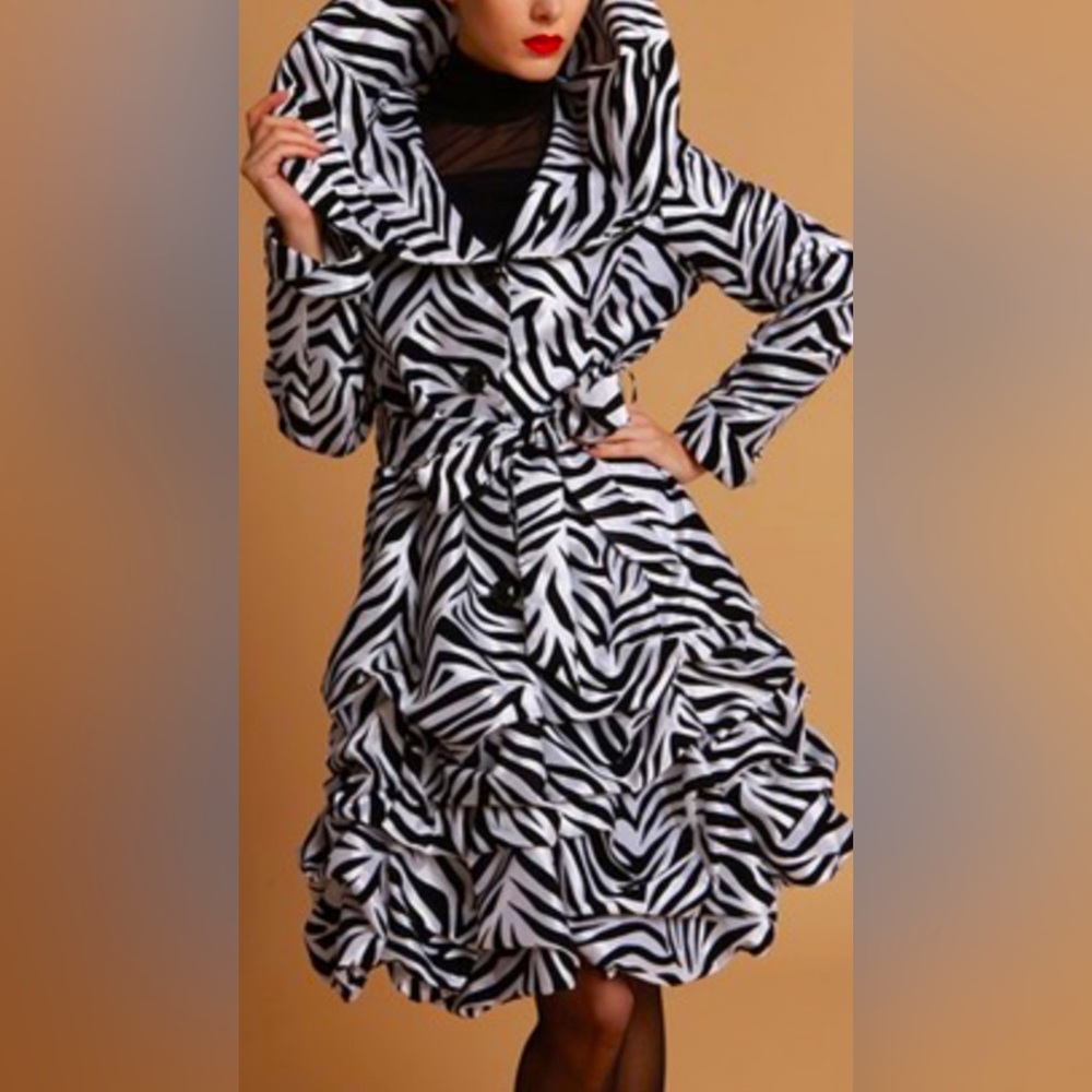 Size large Jerry T black/white zebra tie waist dress jacket